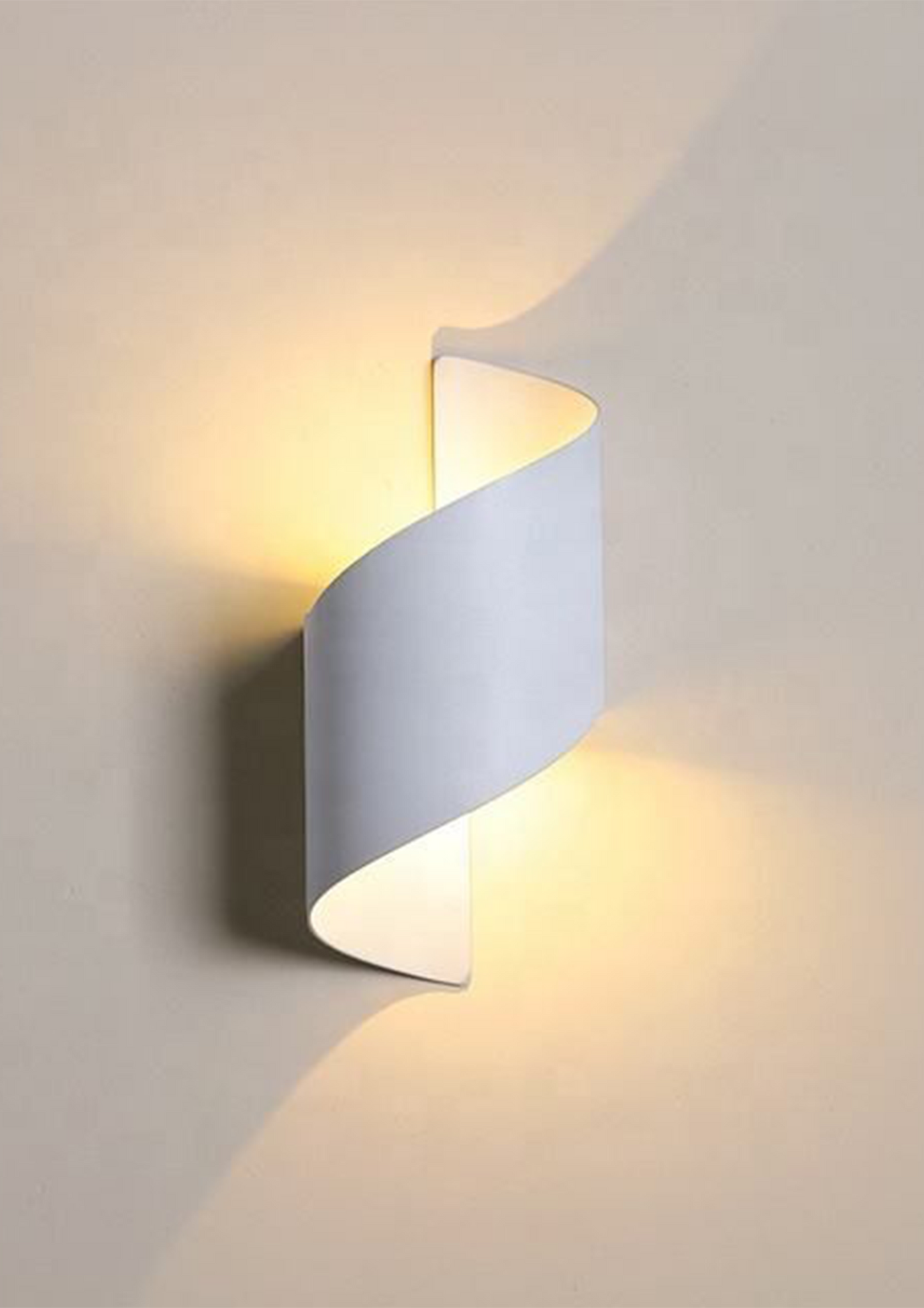 Ribbon Black wall light