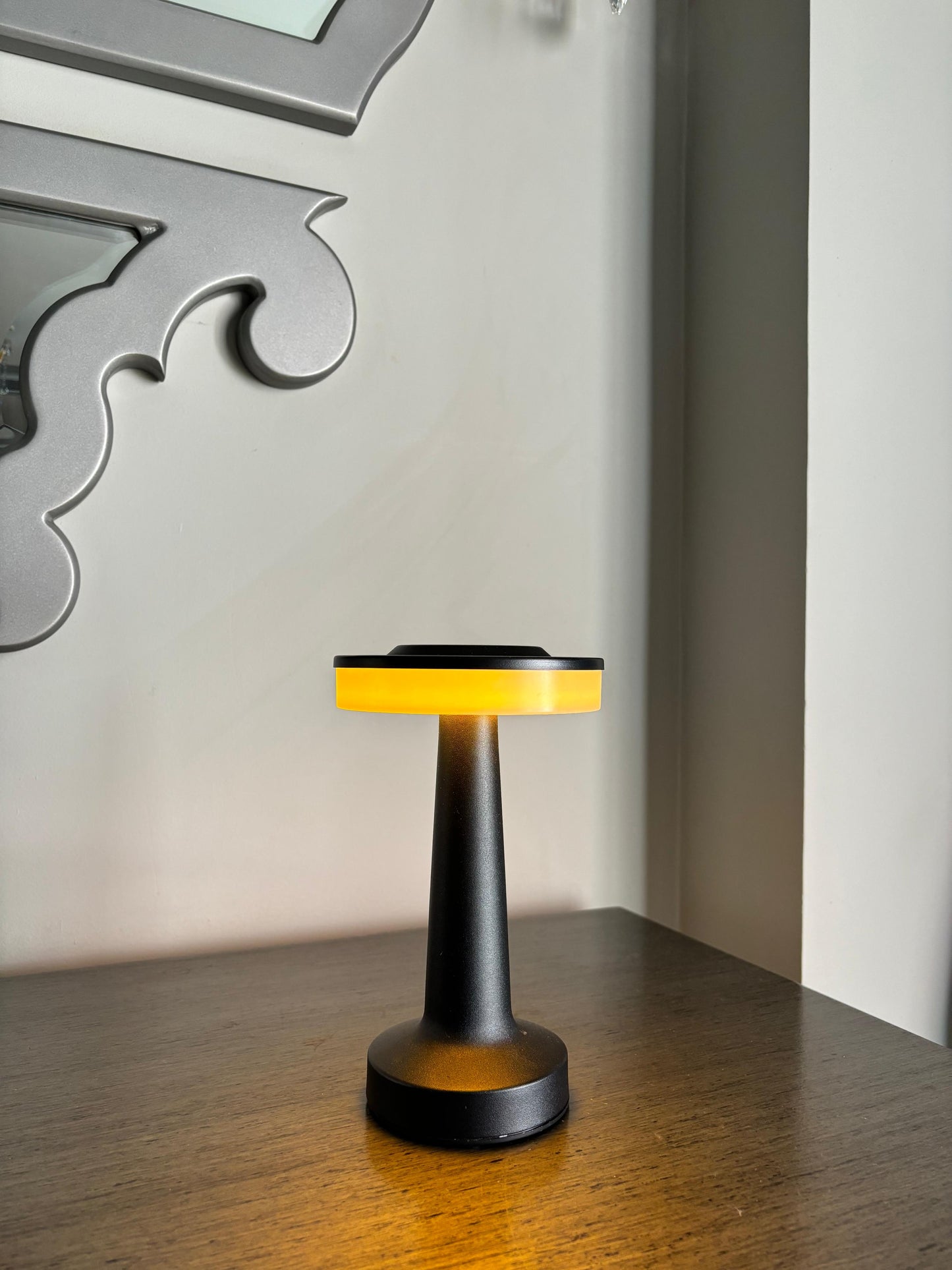 Black Eclipse Base Table Lamp
