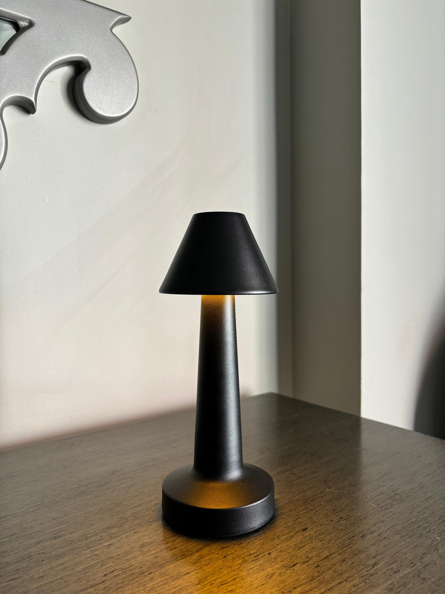 Black Luminous Bell Table Lamp