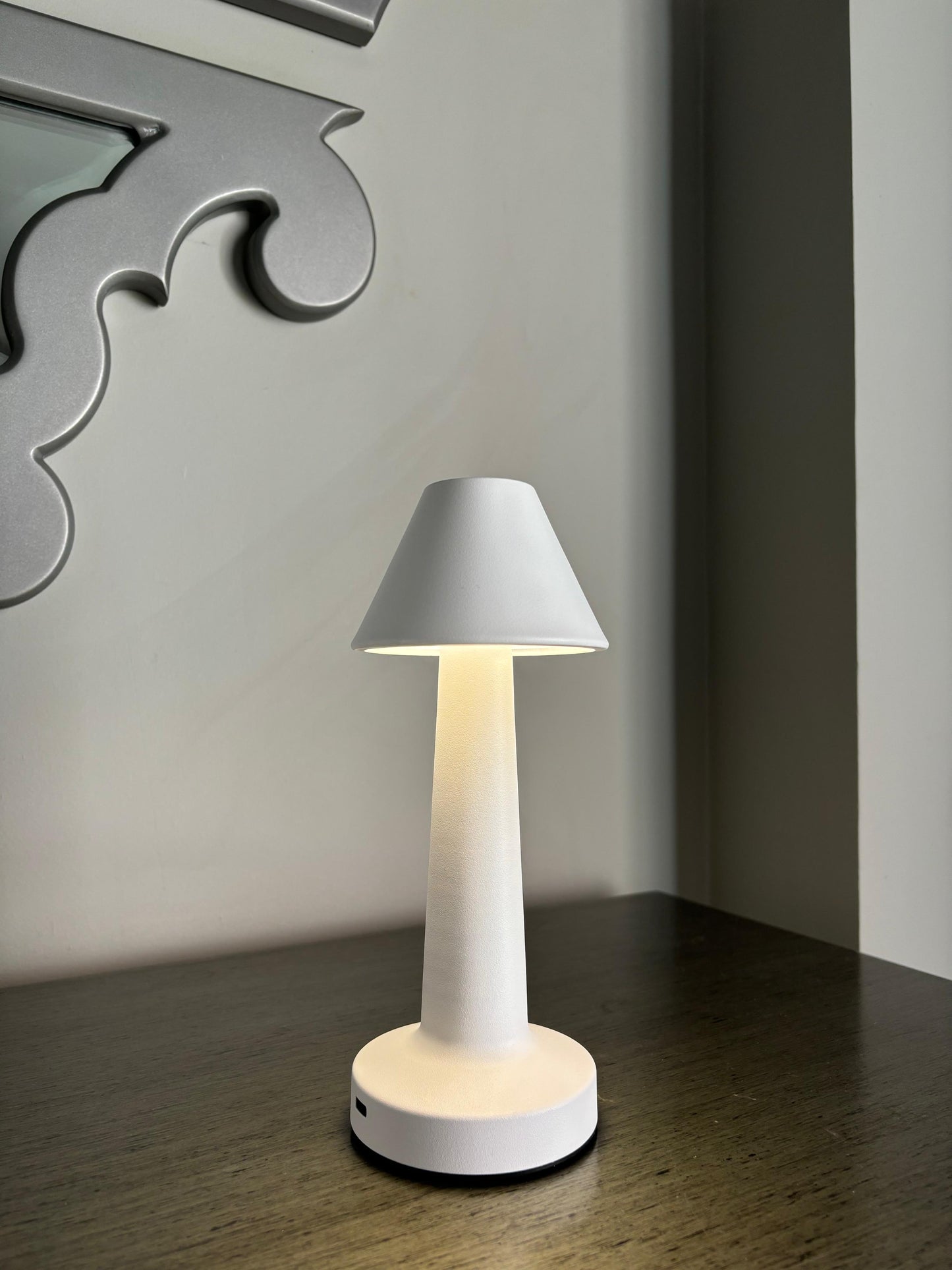 White Luminous Bell Table Lamp