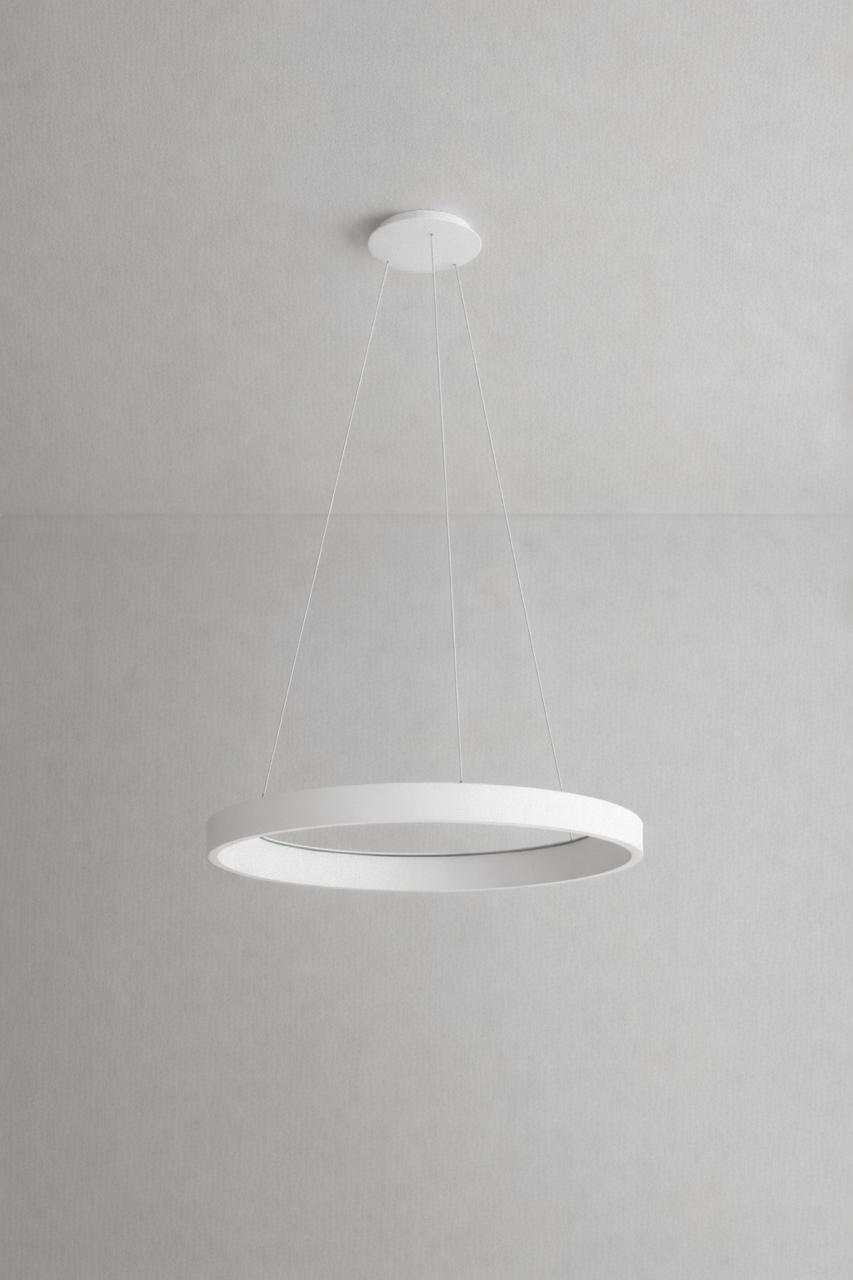 White Oro Pendant