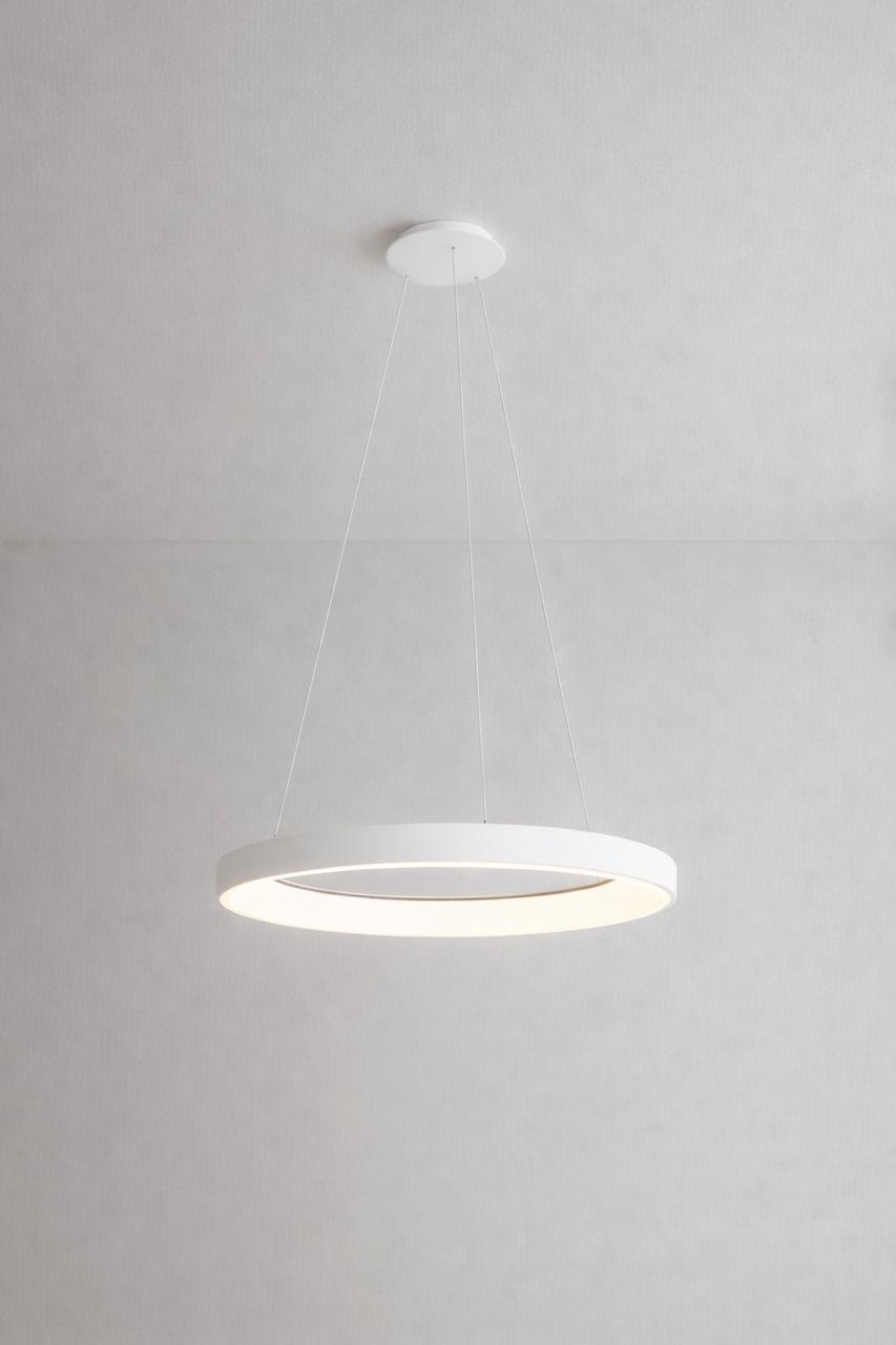 White Oro Pendant